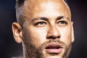 包含内马尔赛事官方发布高光表现新规，巴塞罗那争议不断！的词条