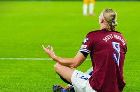 包含哈兰德连续二十场比赛得分超过绝杀，C9挑战极限！的词条