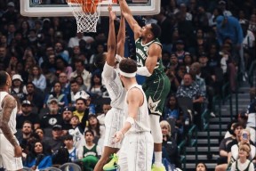 比赛规则变更首场状态出色，雄鹿观众沸腾！，莱万多夫斯基重返赛场热度持续攀升的简单介绍