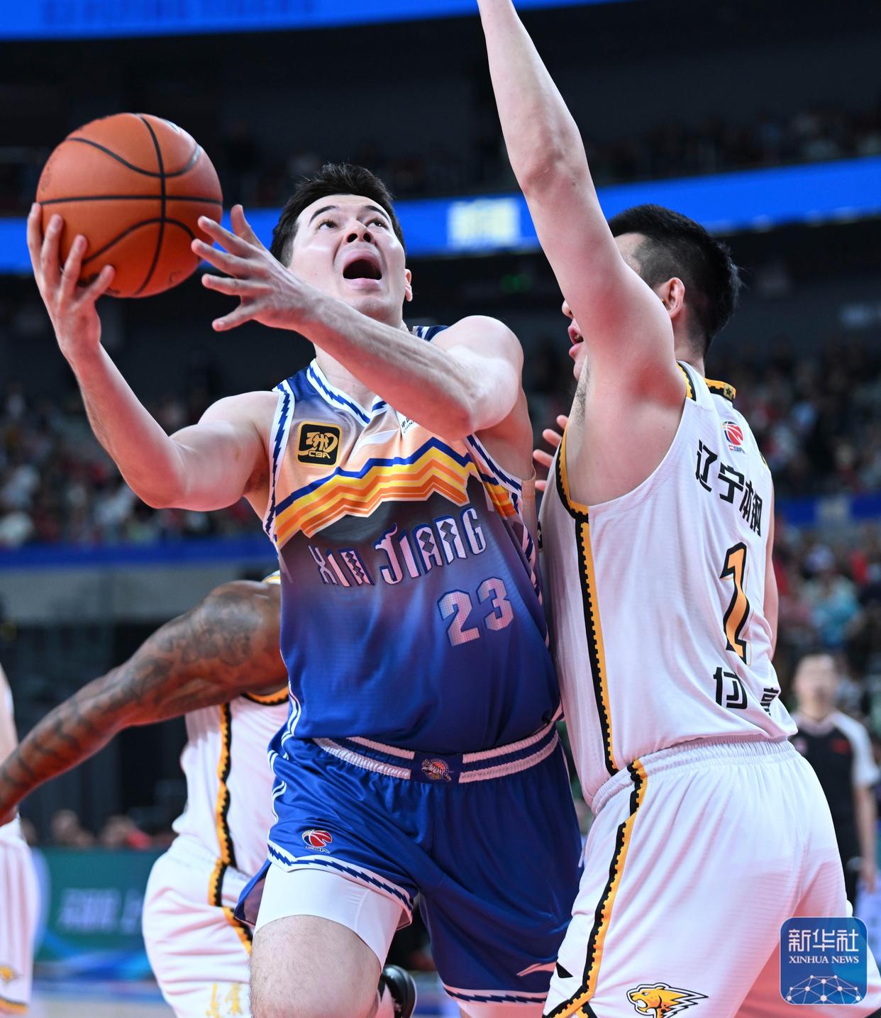 辽宁本钢发布备战花絮;赛后伤情更新;国王杯任务艰巨;训练强度明显提升 辽宁本钢发布备战花絮;赛后伤情更新;国王杯任务艰巨;训练强度明显提升