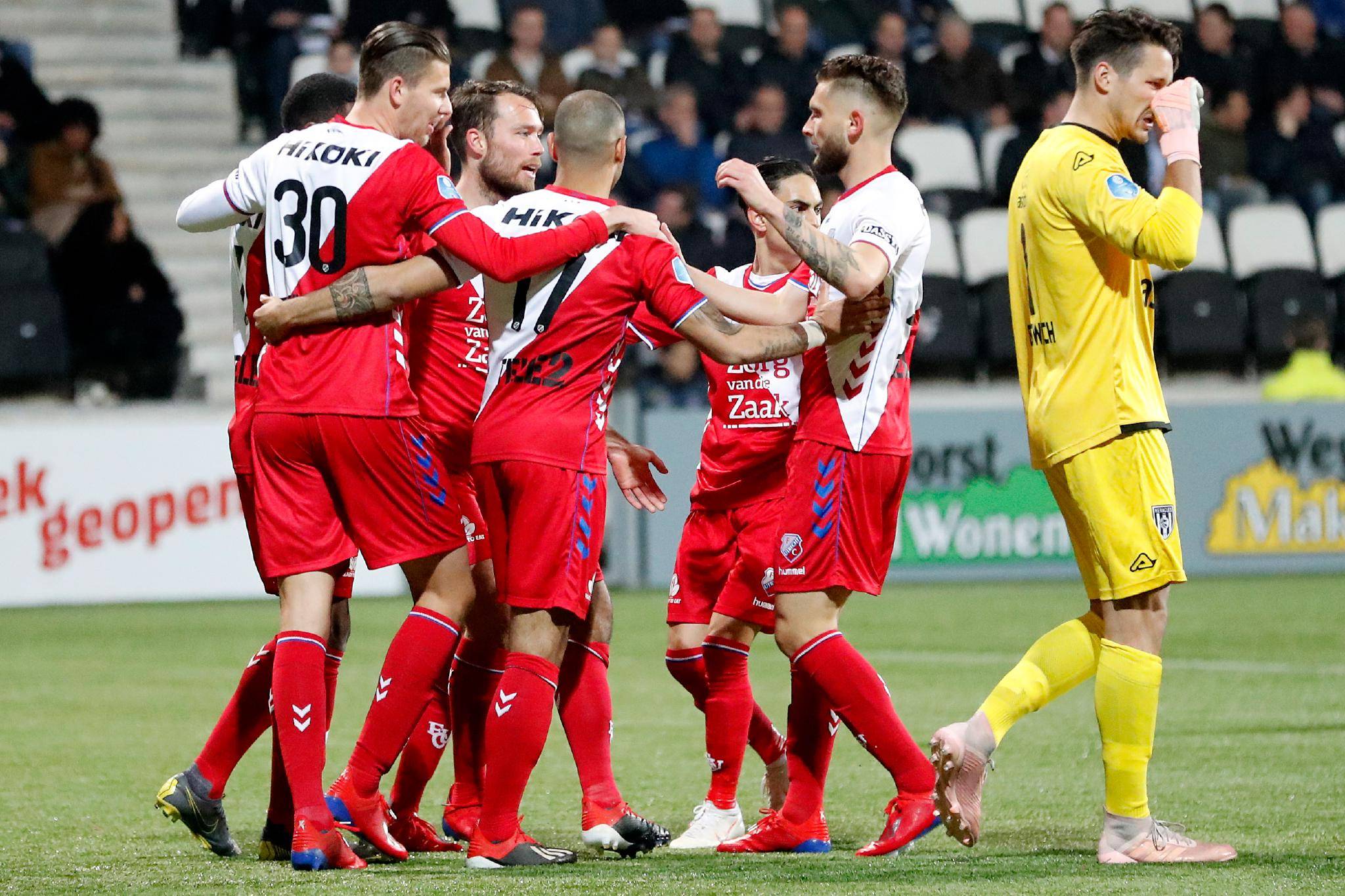 转会期荷甲焦点战,亚特兰大豪取连胜,底气十足,赛季目标并未改变(亚特兰大延期) 转会期荷甲焦点战,亚特兰大豪取连胜,底气十足,赛季目标并未改变(亚特兰大延期)